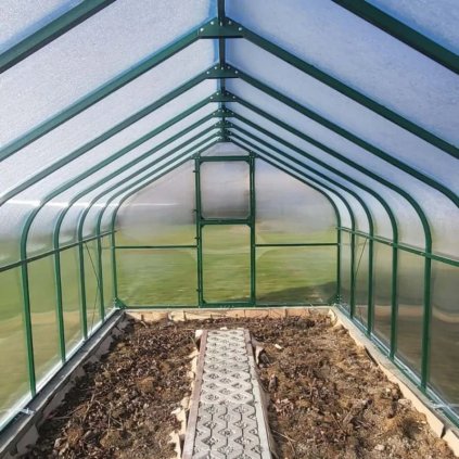 Znajdź nowy dom dla swoich roślin, dzięki zielonej szklarni ogrodowej 300x600